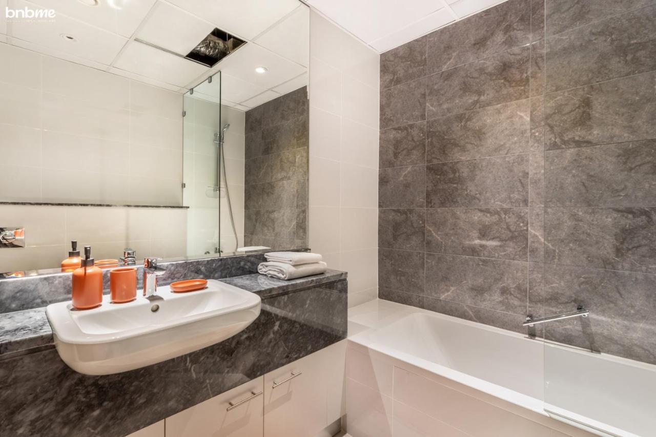 Bnbmehomes - Luxury 2B Apt - Al Habtoor - Amna Tower - 5044 Dubai Ngoại thất bức ảnh